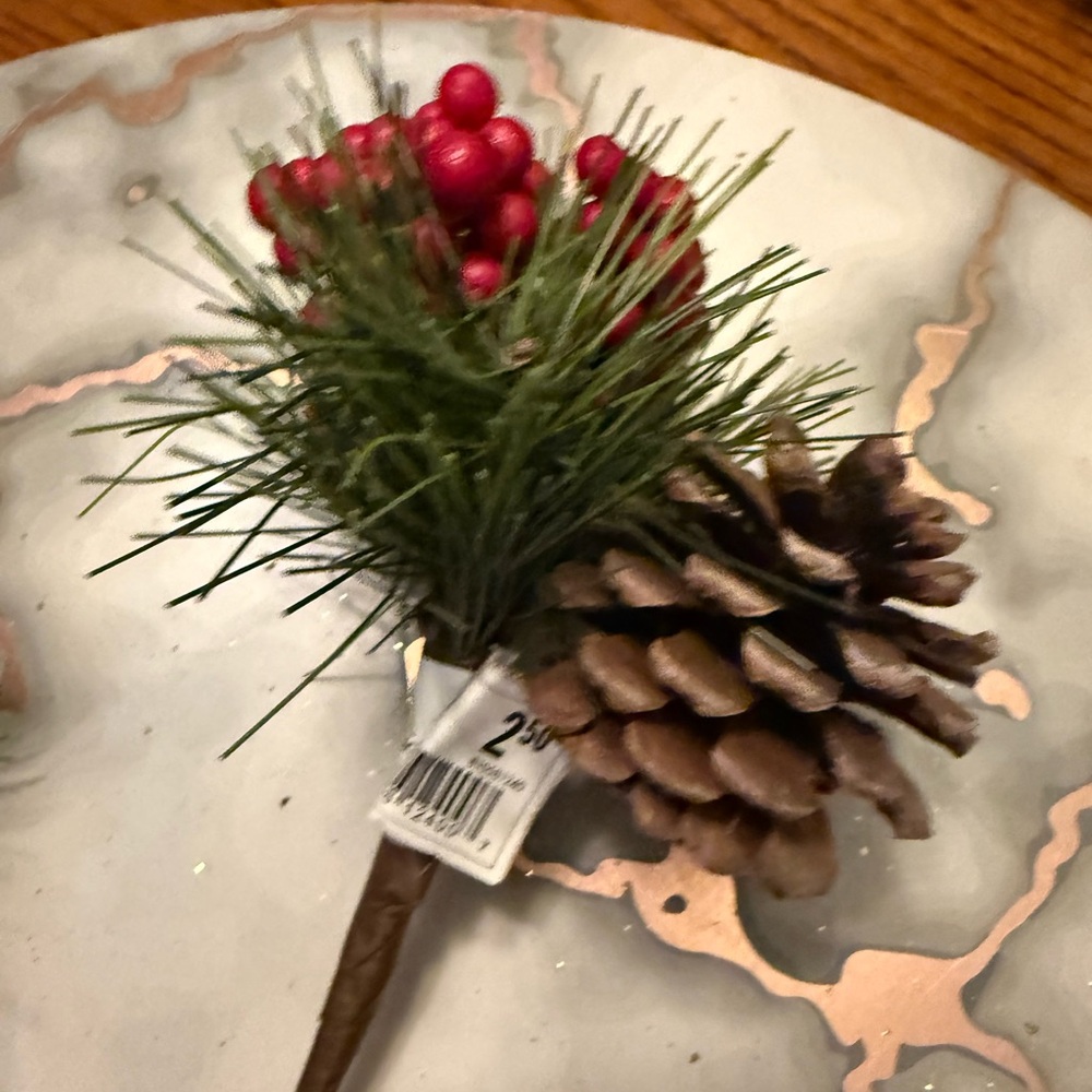 Holiday Pinecone and Berry Garland